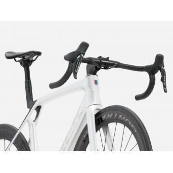 Madone SL 6 Gen 8 Gloss Crystal White/Matte Deep Smoke