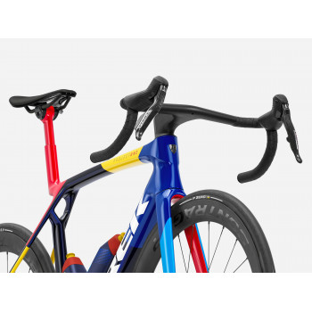 Madone SLR 7 AXS Team Replica