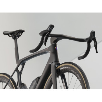 Madone SLR 7 Gen 8 Matte Carbon Smoke/Prismatic Pearl