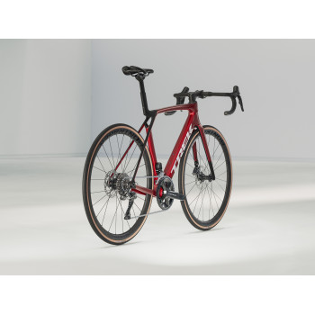 Madone SL 6 Gen 8 Crimson
