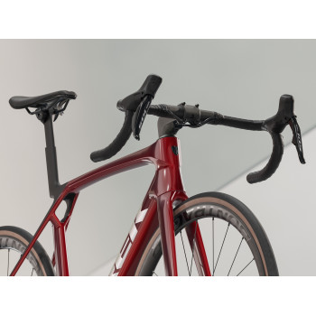 Madone SL 6 Gen 8 Crimson