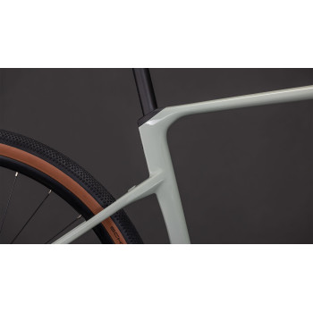 CUBE Nuroad Hybrid C:62 Race 400X reedbeige´n´black 2026