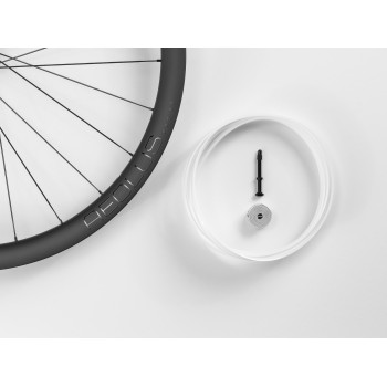 Cestné koleso Bontrager Aeolus Pro 37 TLR Disc