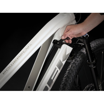 Powerfly 5 CRYSTAL WHITE/METALLIC GUNMETAL