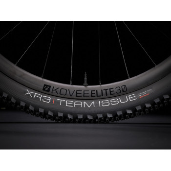 Top Fuel 9.8 XT CARBON BLUE SMOKE/RADIOACTIVE CORAL