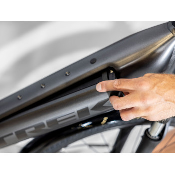 District+ 3 Lowstep 500 W DNISTER BLACK