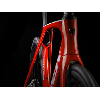 Madone SLR 6 Gen 7 VIPER RED