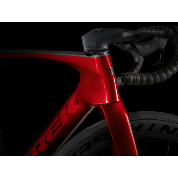 Madone SLR 6 AXS Gen 7 METALLIC RED SMOKE TO RED CARBON SMOKE