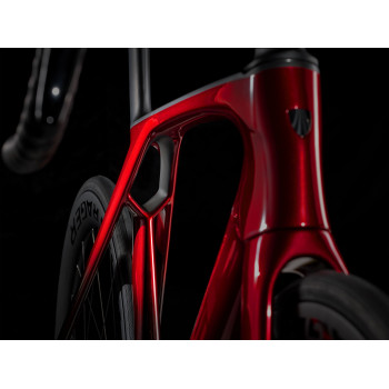 Madone SLR 6 AXS Gen 7 METALLIC RED SMOKE TO RED CARBON SMOKE