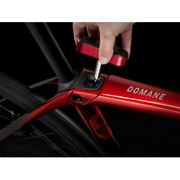 Domane SLR 7 AXS Gen 4 METALLIC RED SMOKE TO RED CARBON SMOKE