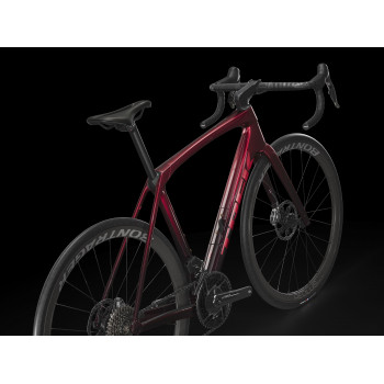 Domane SLR 9 AXS Gen 4 Metallic Red Smoke to Red Carbon Smoke