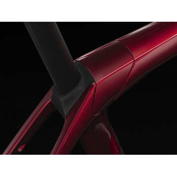 Domane SLR 9 AXS Gen 4 Metallic Red Smoke to Red Carbon Smoke