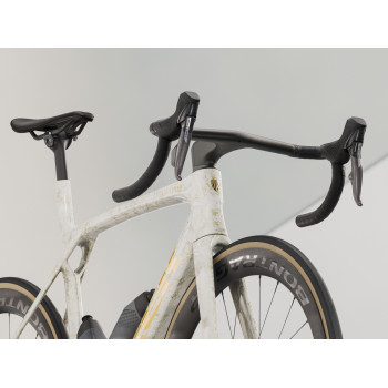 Madone SLR 7 AXS Gen 8 Era White